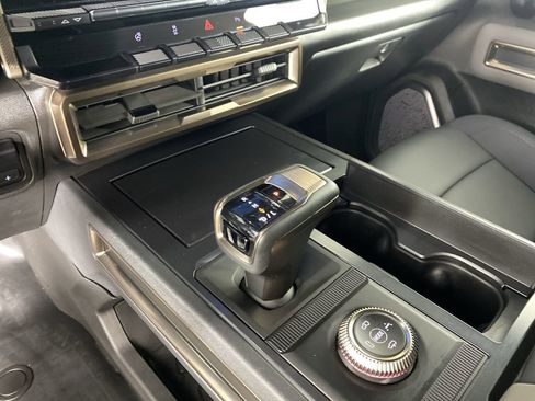 Used 2025 GMC Hummer EV 2X image 19