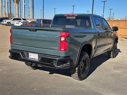 Used 2025 Chevrolet Silverado 1500 ZR2 w/ Technology Package image 7
