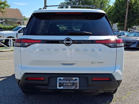 Certified 2023 Nissan Pathfinder SV AWD/4WD image 5
