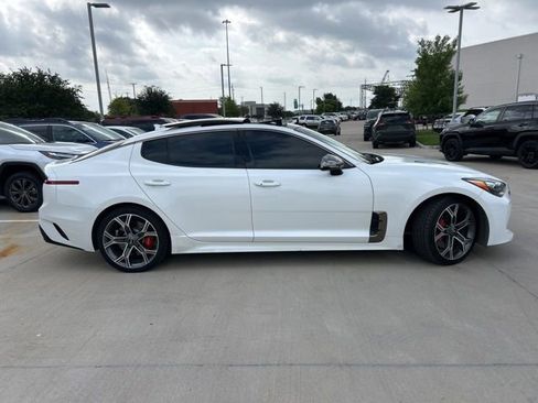 Used 2019 Kia Stinger GT1 RWD image 2