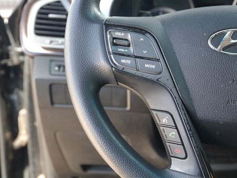 Used 2018 Hyundai Santa Fe Sport FWD image 18