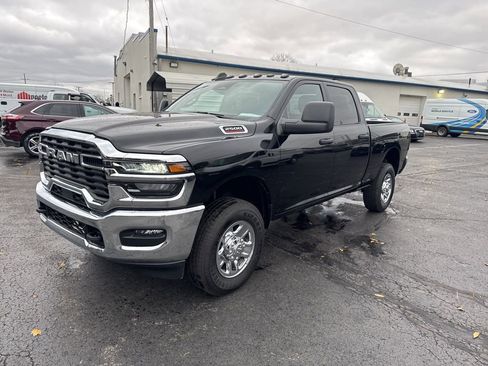 Used 2025 RAM 2500 Tradesman w/ Chrome Appearance Group image 16