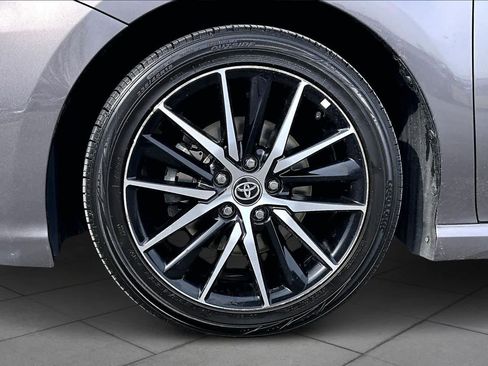 Used 2022 Toyota Camry SE w/ Cold Weather Package image 11