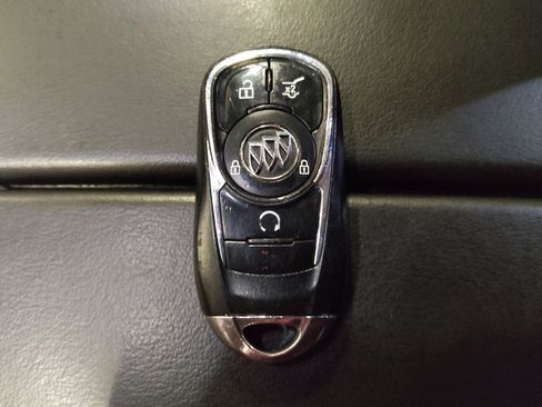 Used 2017 Buick Envision Essence FWD image 32