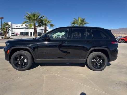 New 2025 Jeep Grand Cherokee Limited w/ Black Appearance Package image 2