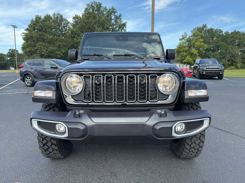 New 2025 Jeep Gladiator Sport image 14