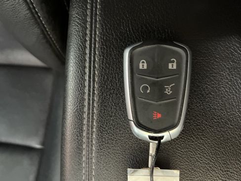 Used 2020 Cadillac XT4 Premium Luxury FWD image 31