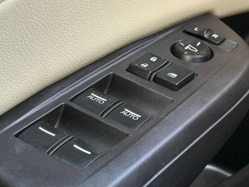 Used 2017 Acura ILX FWD image 33