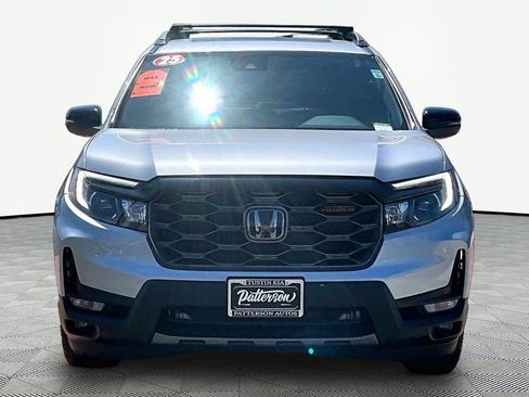 Used 2025 Honda Passport TrailSport image 3