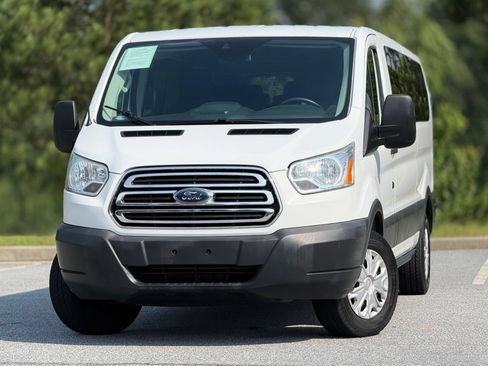 Used 2017 Ford Transit 350 XLT RWD image 2