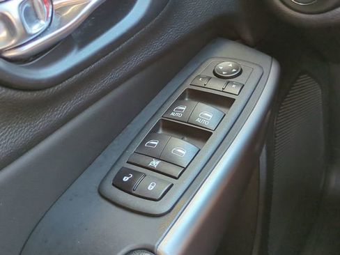 Used 2022 Jeep Cherokee Limited AWD/4WD image 24