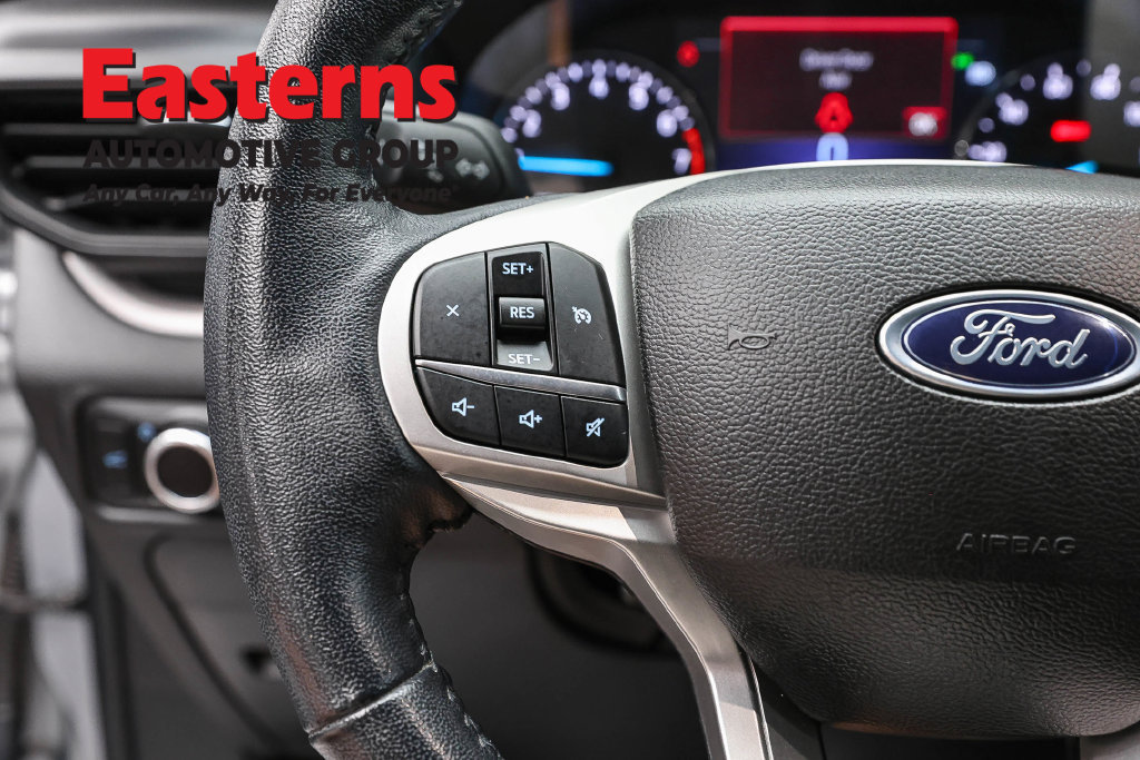 Used 2023 Ford Explorer XLT AWD/4WD image 16