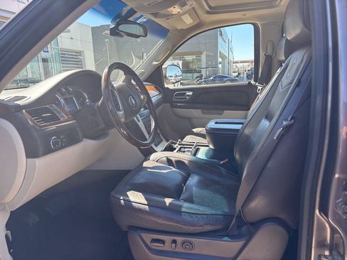 Used 2013 Cadillac Escalade Platinum image 10