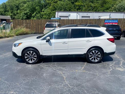 Used 2016 Subaru Outback 2.5i Limited AWD/4WD image 6