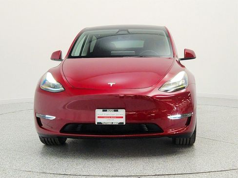 Used 2024 Tesla Model Y Long Range AWD/4WD image 2