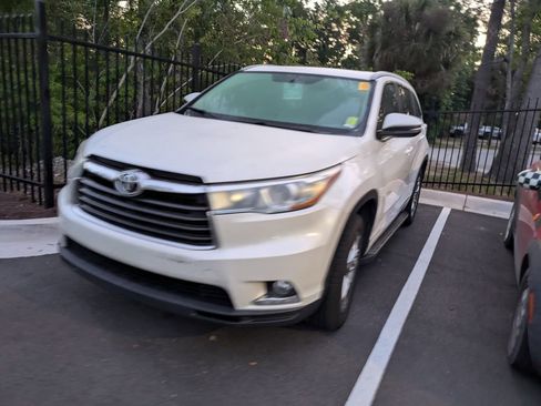 Used 2015 Toyota Highlander Limited image 4