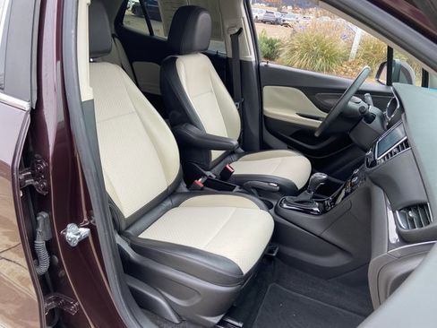 Used 2018 Buick Encore Preferred image 19