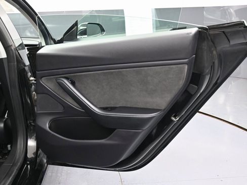 Used 2019 Tesla Model 3 Standard Range Plus image 40
