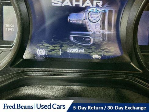 Certified 2024 Jeep Wrangler Unlimited Sahara w/ Technology Group AWD/4WD image 17