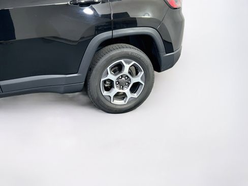 Used 2022 Jeep Compass Trailhawk AWD/4WD image 28