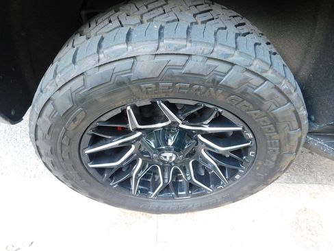 Certified 2022 Chevrolet Tahoe High Country AWD/4WD image 9