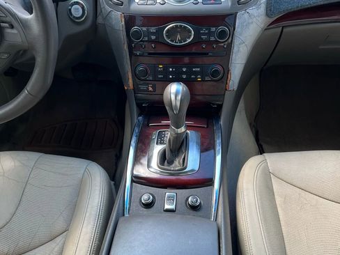Used 2010 INFINITI G37 Convertible w/ Premium Pkg RWD image 12