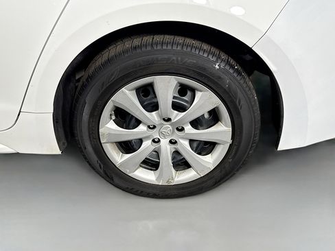 Used 2022 Toyota Corolla LE image 36