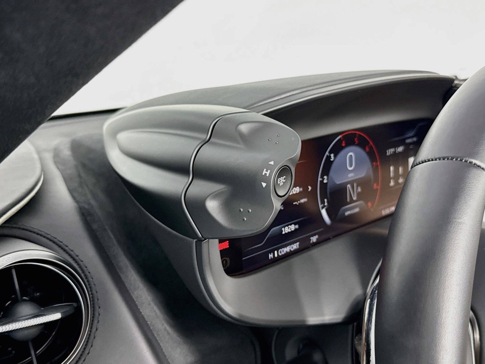 Used 2024 McLaren 750S Spider RWD image 41