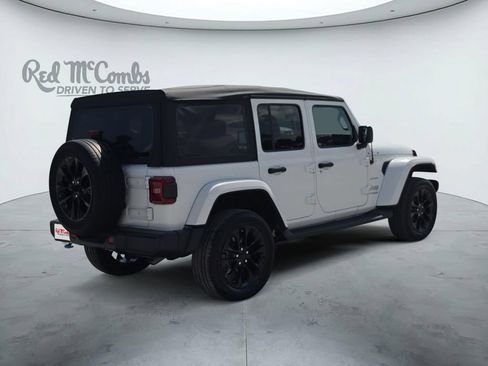 Used 2022 Jeep Wrangler Unlimited Sahara AWD/4WD image 5