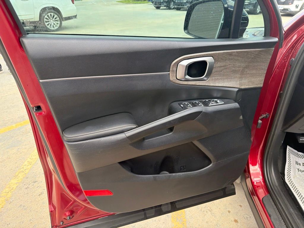 Used 2022 Kia Sorento S AWD/4WD image 9