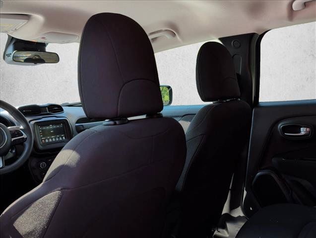 Used 2020 Jeep Renegade Latitude FWD image 18