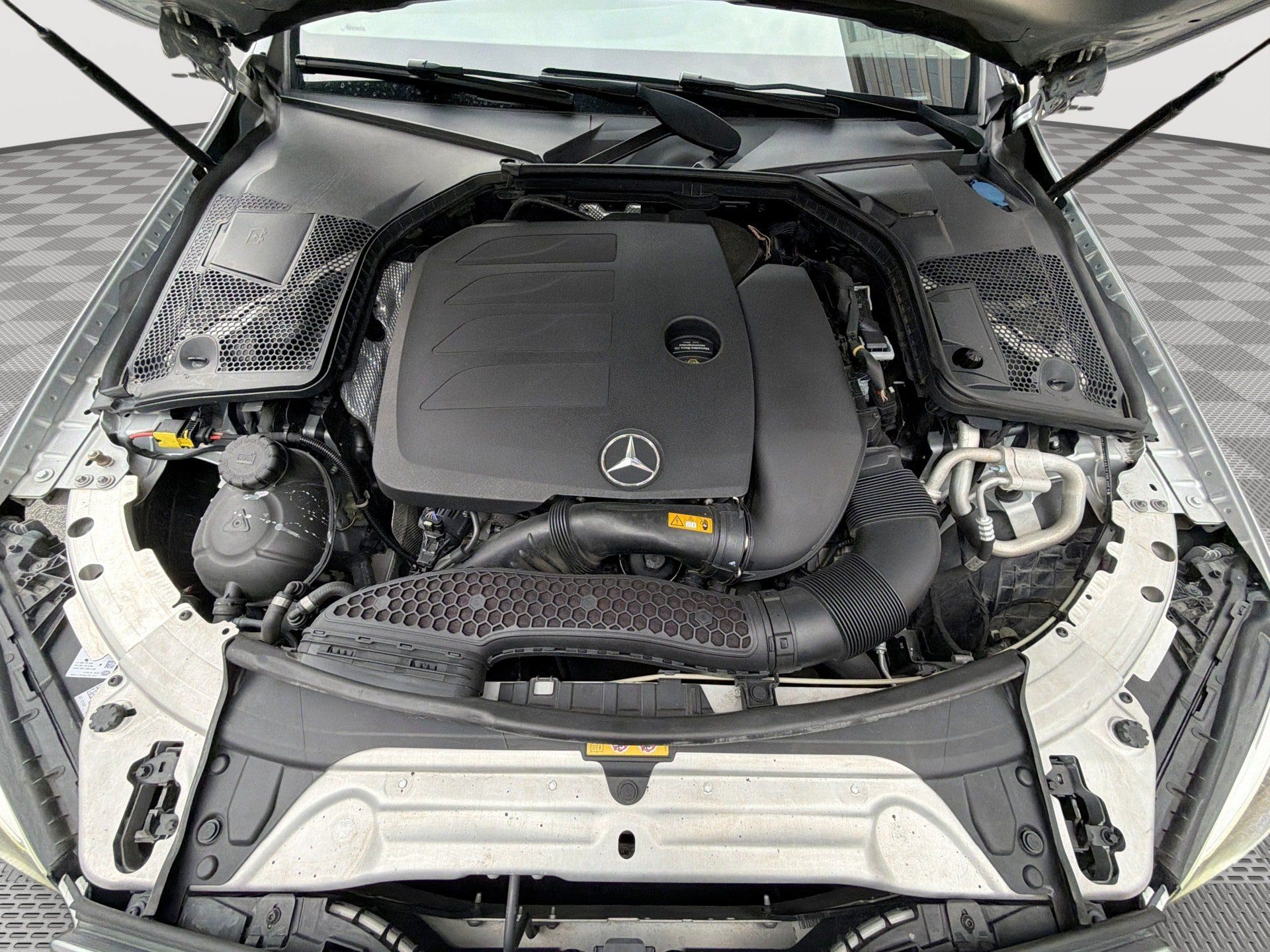 Used 2020 Mercedes-Benz C 300 Sedan w/ Premium Package image 18