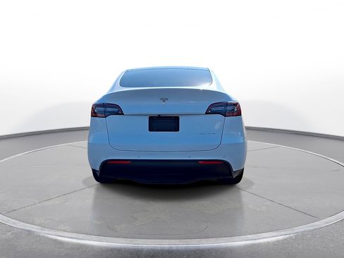 Used 2021 Tesla Model Y Long Range AWD/4WD image 7