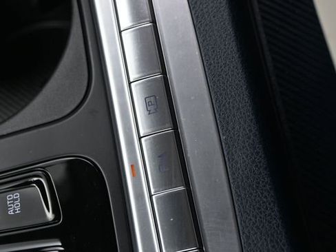 Used 2026 Kia Carnival EX FWD image 27