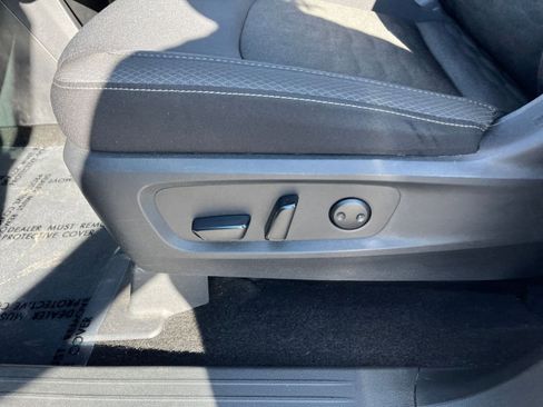 Used 2025 Nissan Pathfinder SV FWD image 22