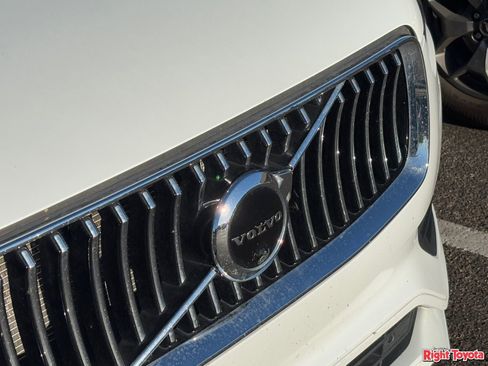 Used 2020 Volvo XC90 T6 Momentum image 7