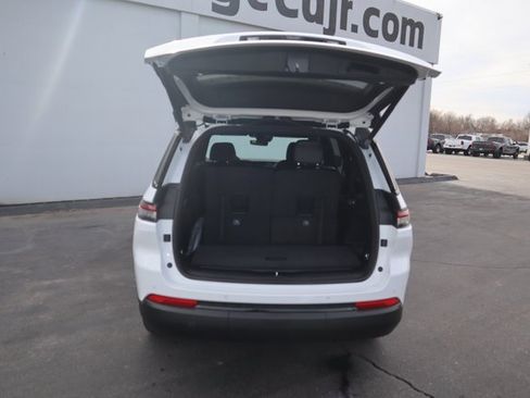 New 2025 Jeep Grand Cherokee L Altitude image 26