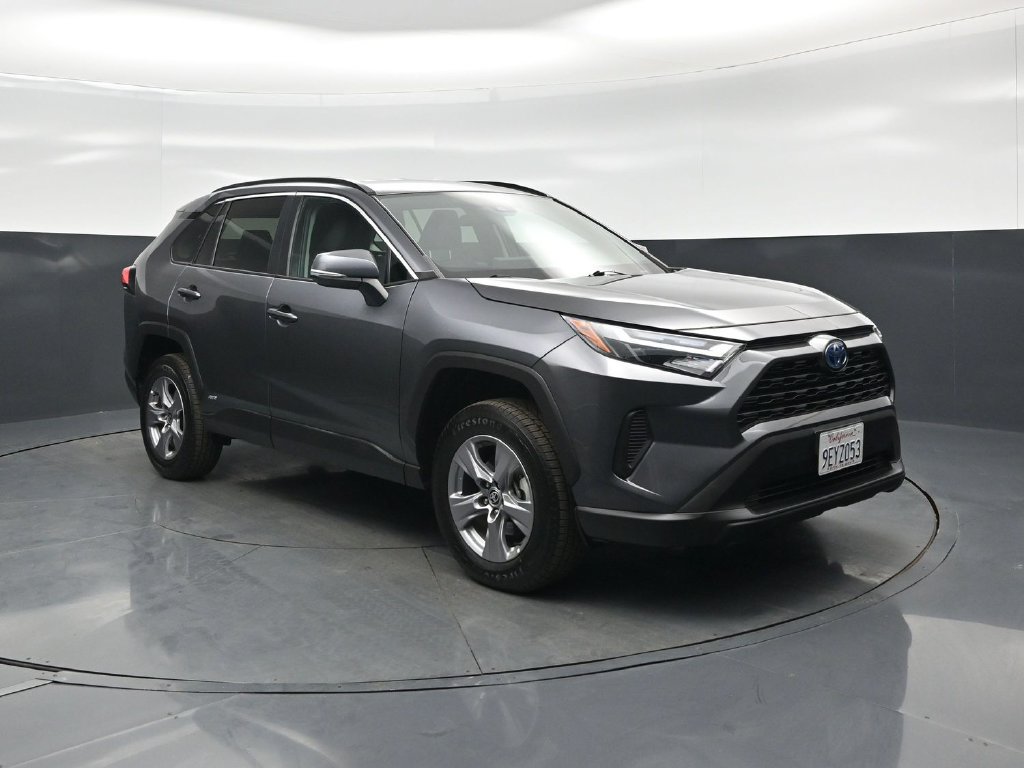Used 2022 Toyota RAV4 XLE AWD/4WD image 56
