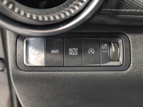 Used 2025 Chevrolet Equinox LT AWD/4WD image 11