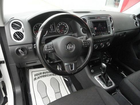 Used 2017 Volkswagen Tiguan Limited w/ Premium Package image 7