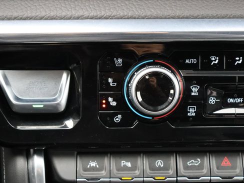 Used 2024 GMC Sierra 1500 Denali AWD/4WD image 27