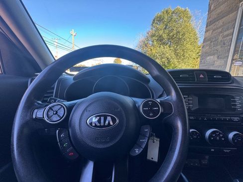Used 2014 Kia Soul FWD image 27