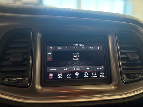 Used 2019 Dodge Challenger R/T image 30