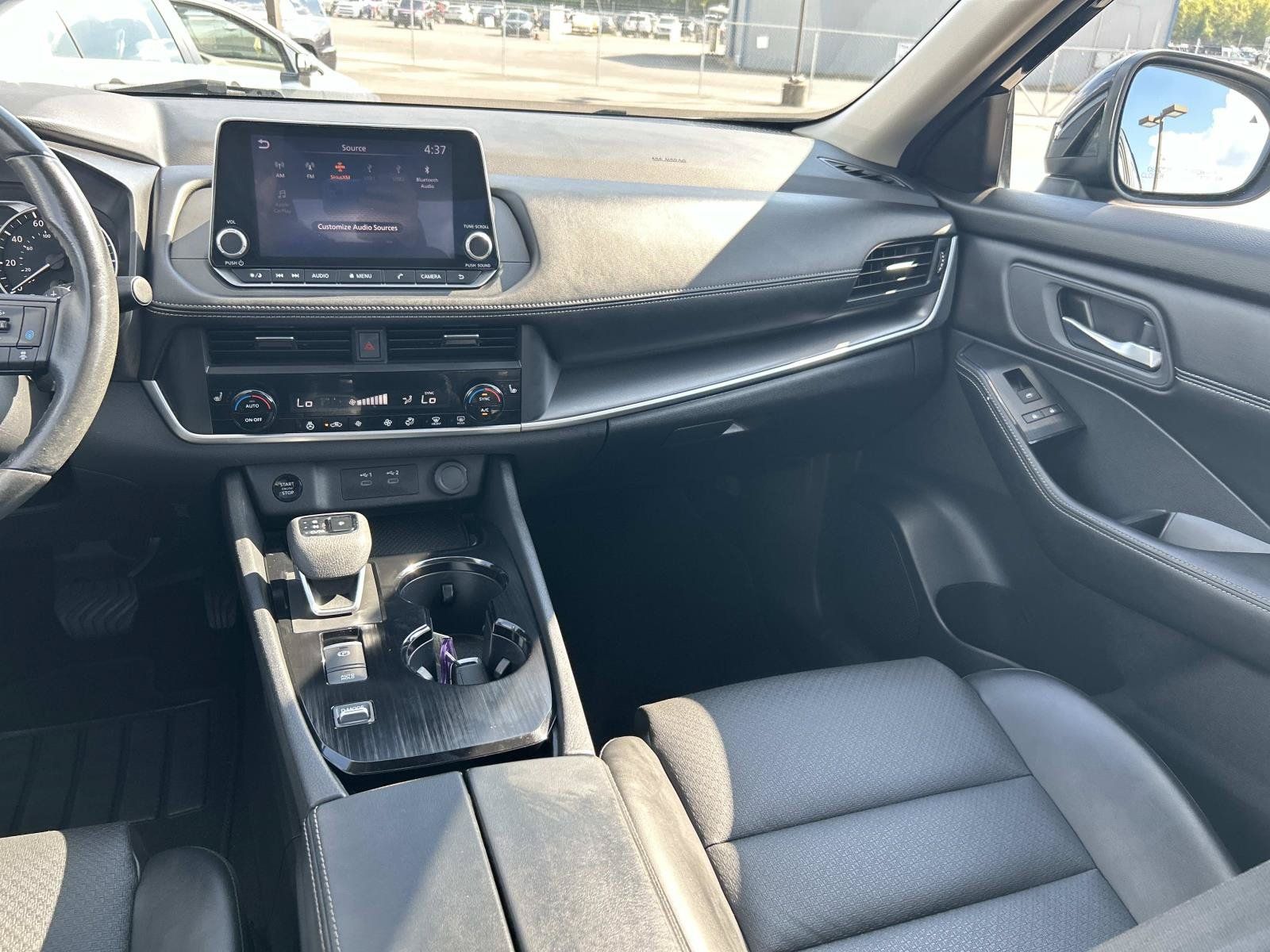 Used 2024 Nissan Rogue SV w/ SV Premium Package FWD image 23