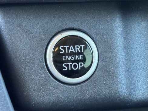 Used 2023 Nissan Rogue SV image 13