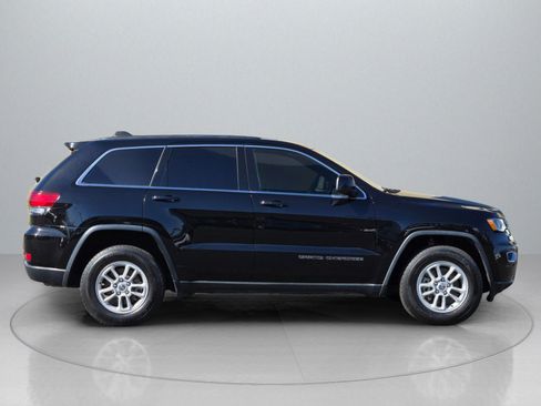 Used 2020 Jeep Grand Cherokee Laredo image 9