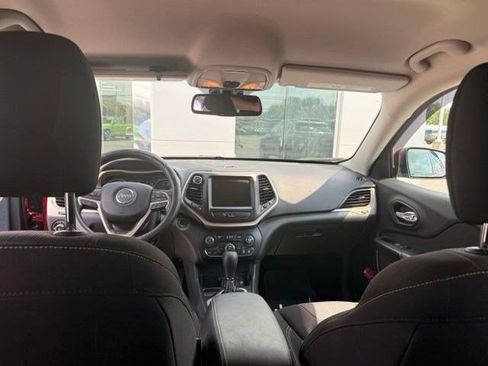 Used 2015 Jeep Cherokee Latitude FWD image 16