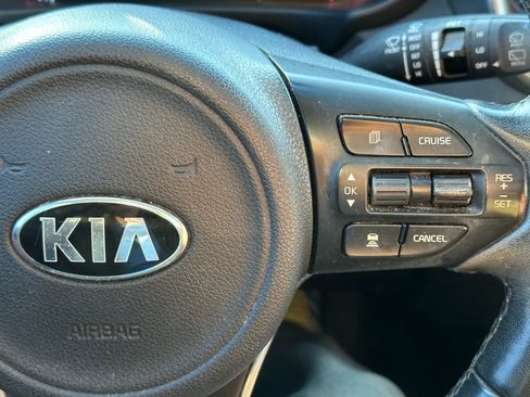 Used 2017 Kia Sorento SX image 35