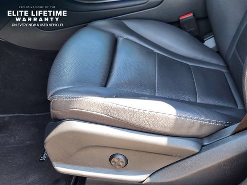 Used 2022 Mercedes-Benz GLC 300 4MATIC image 24