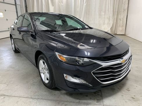 Used 2023 Chevrolet Malibu LT image 2